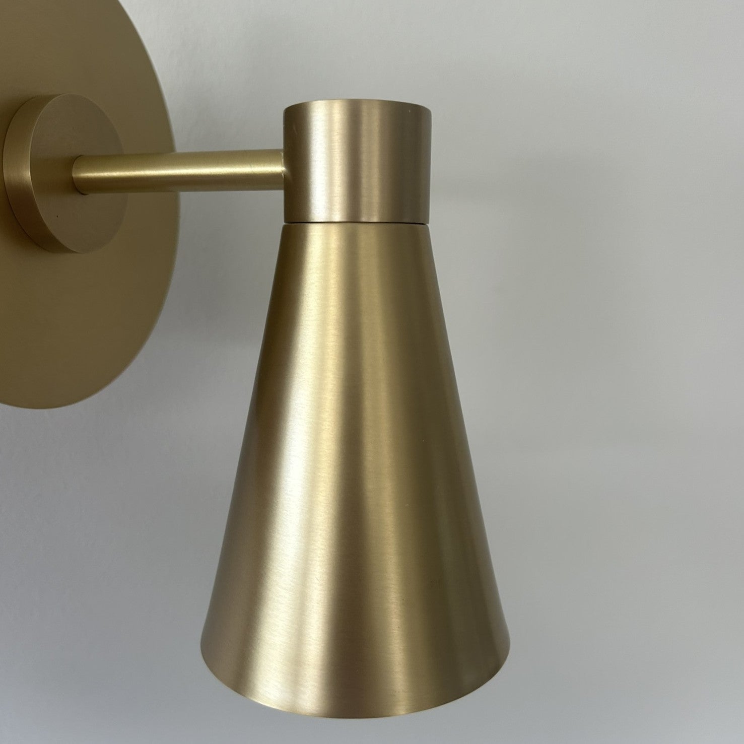 Alexa Short Arm Wall Lamp