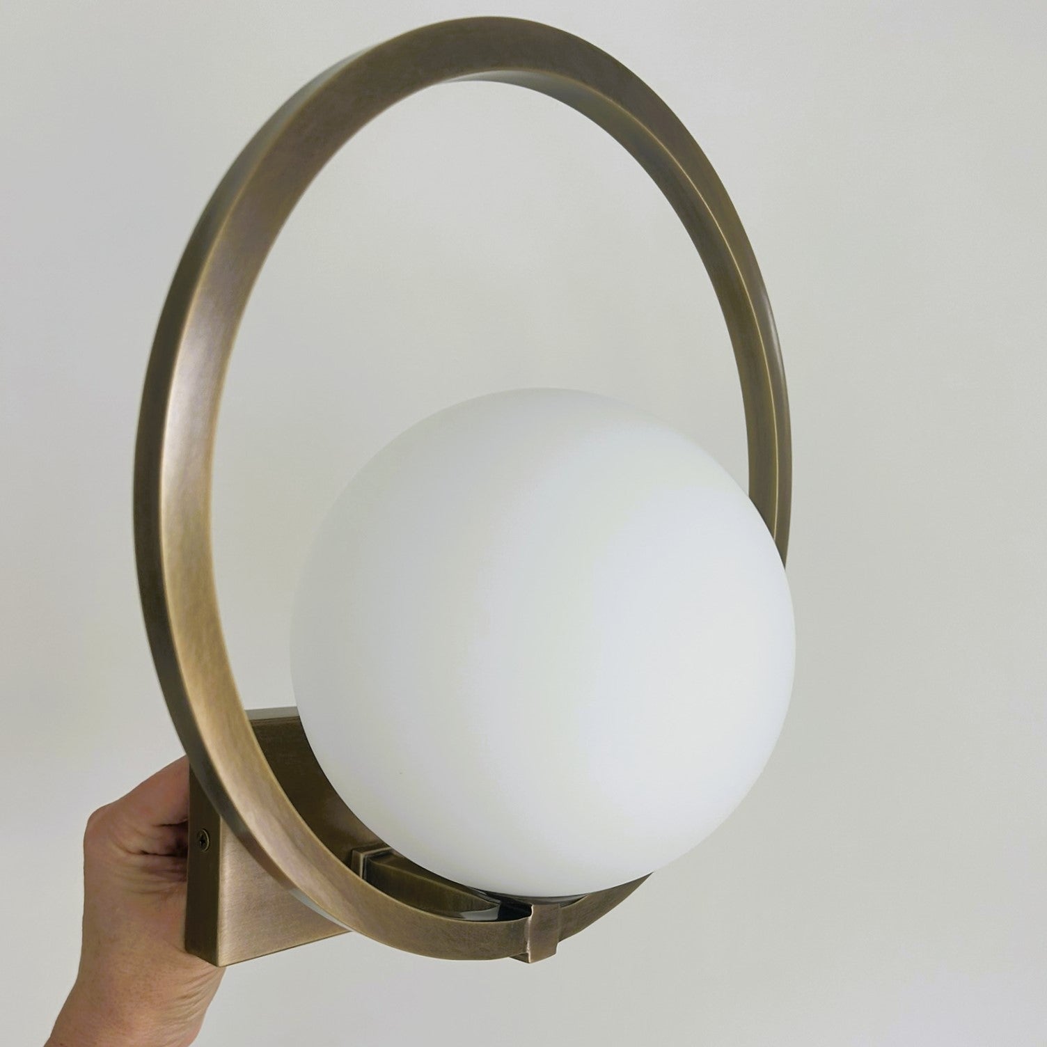 Commenara Round Wall Lamp