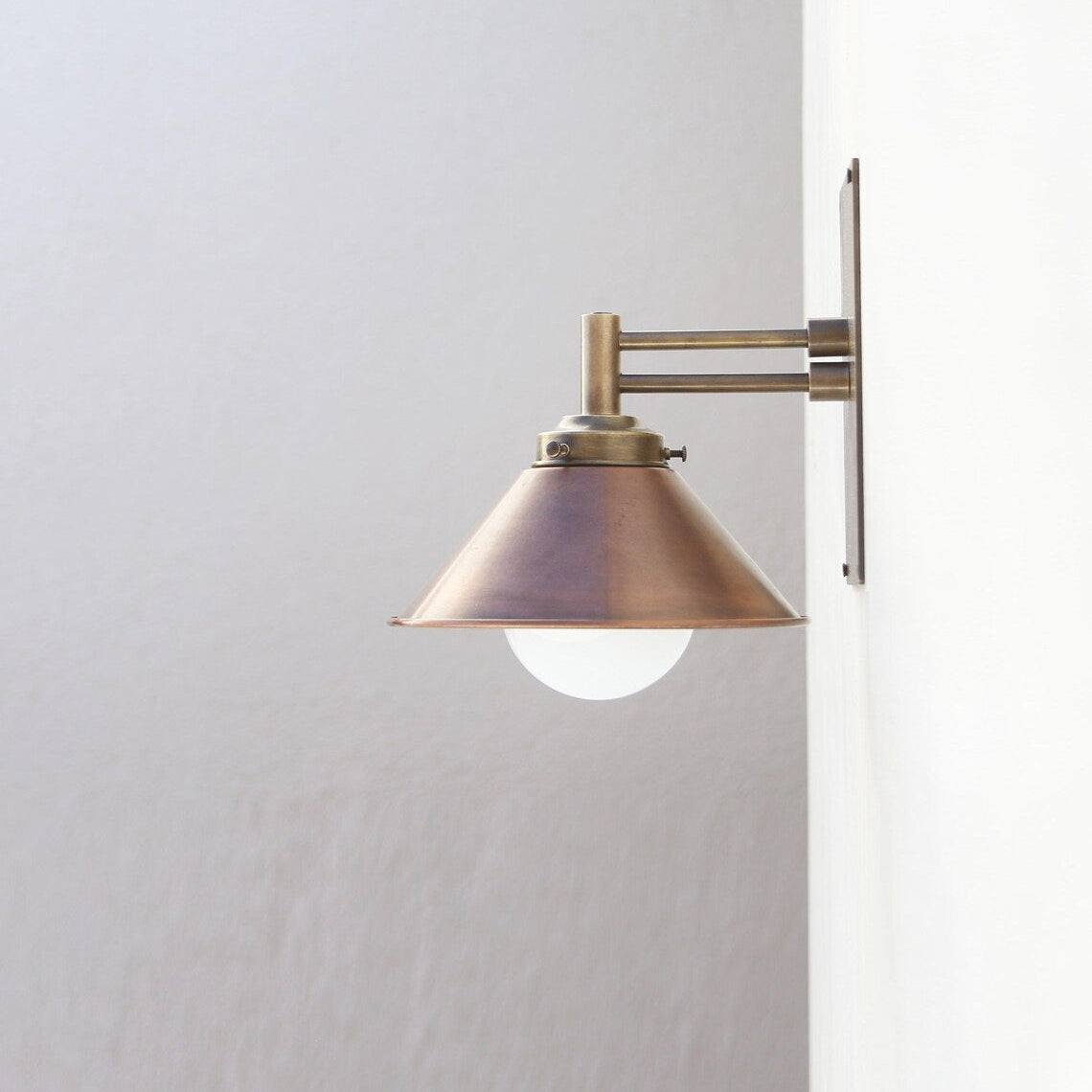Faris Wall Lamp