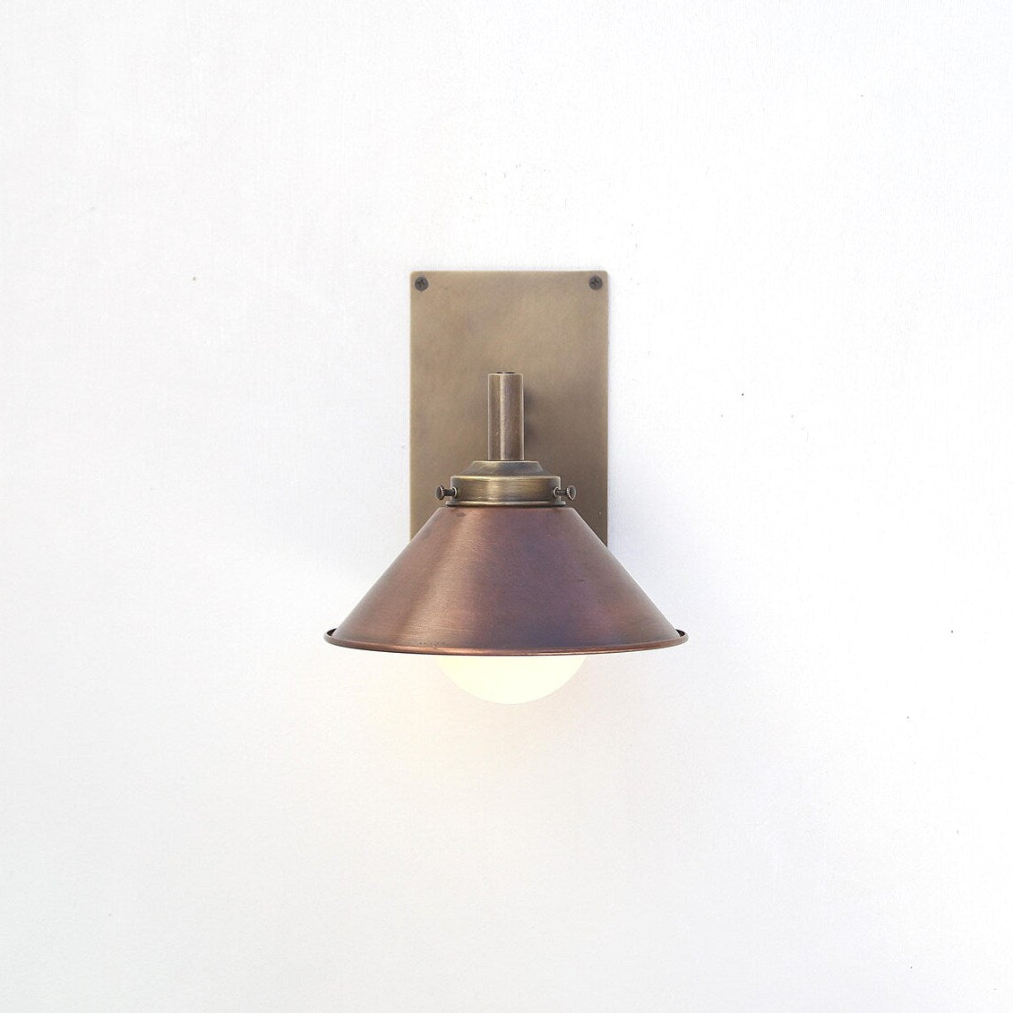 Faris Wall Lamp