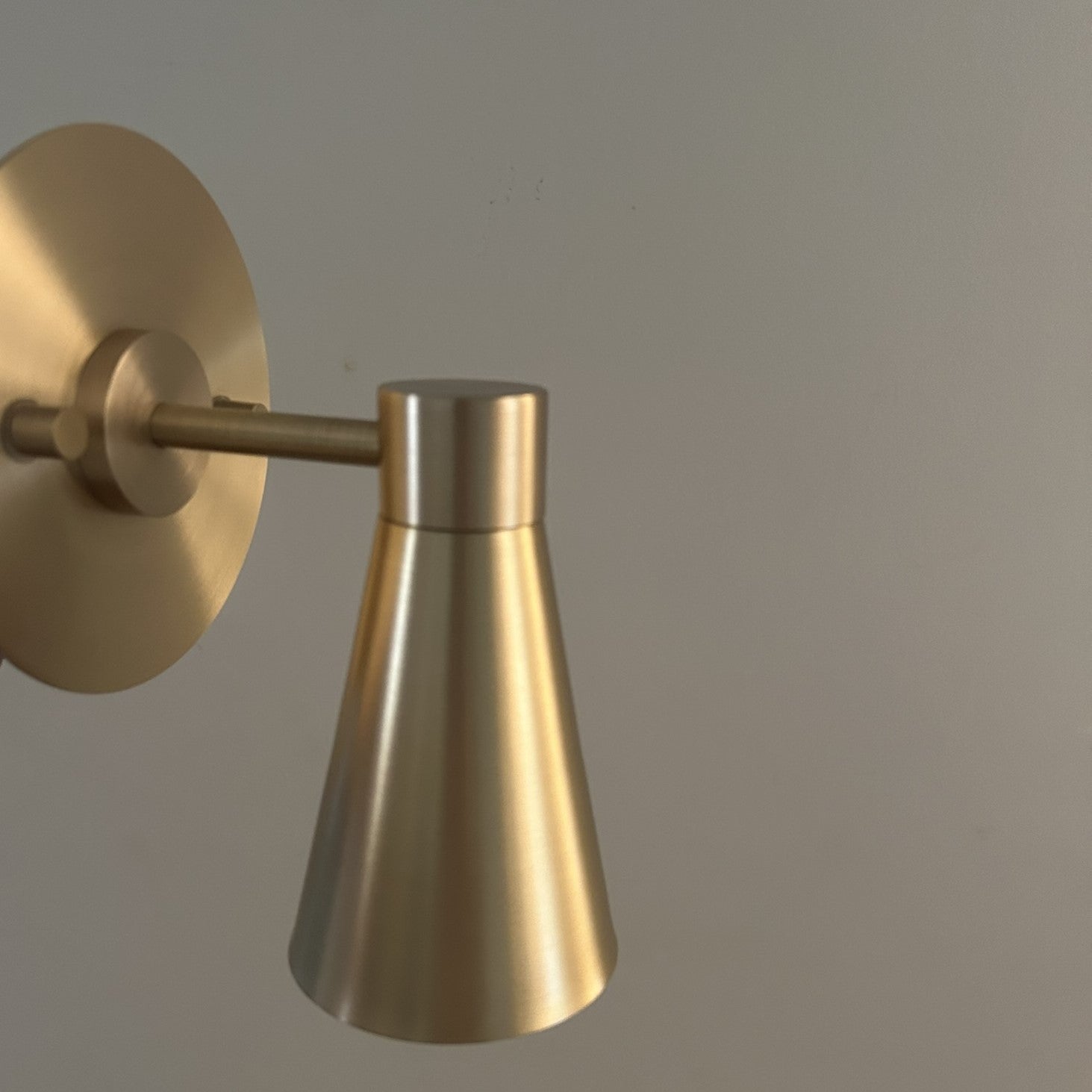 Alexa Short Arm Wall Lamp
