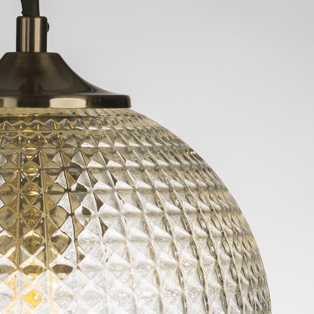 Karo Diamond Cut Clear Glass Round Pendant Lamp