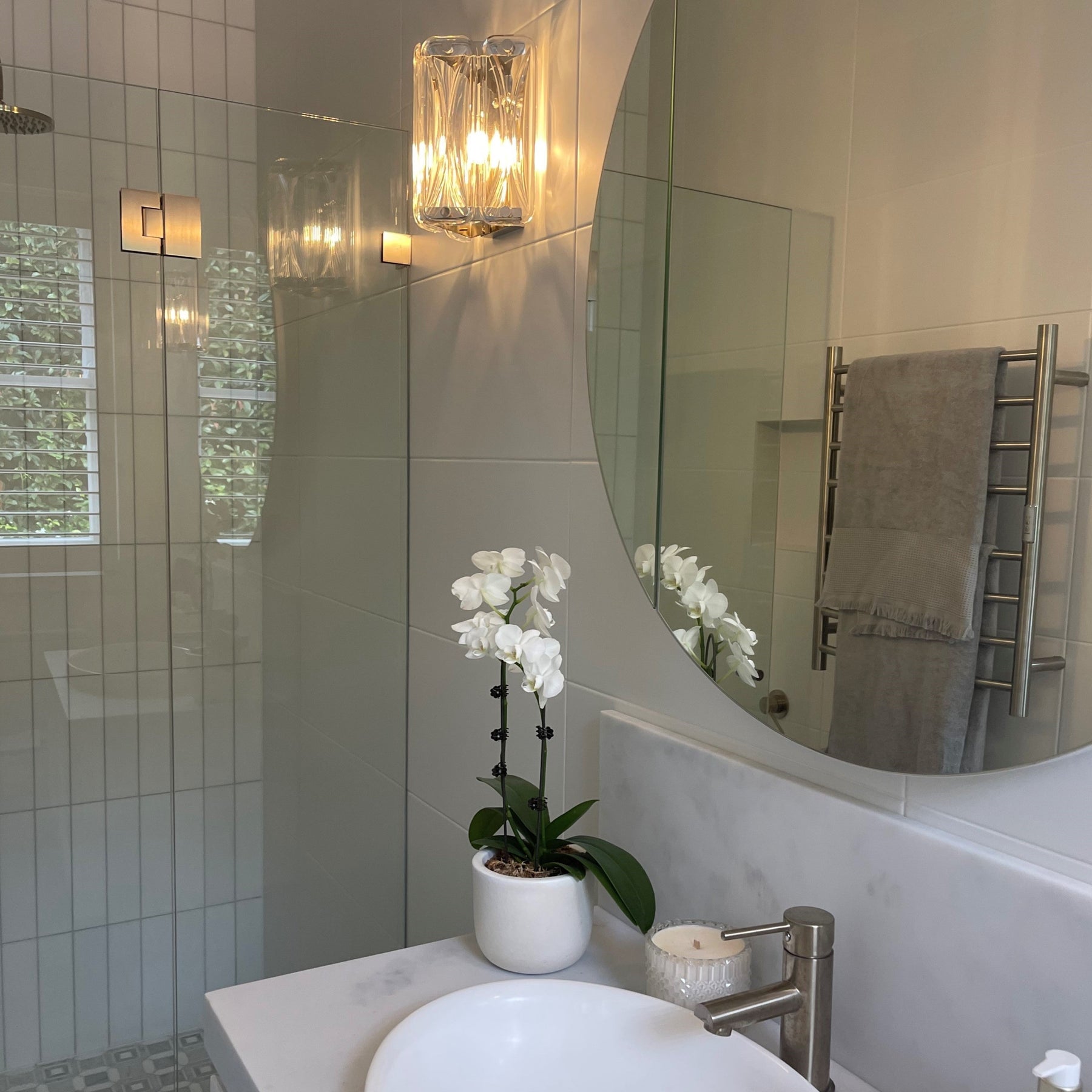 Noya Single Glass Wall Sconce
