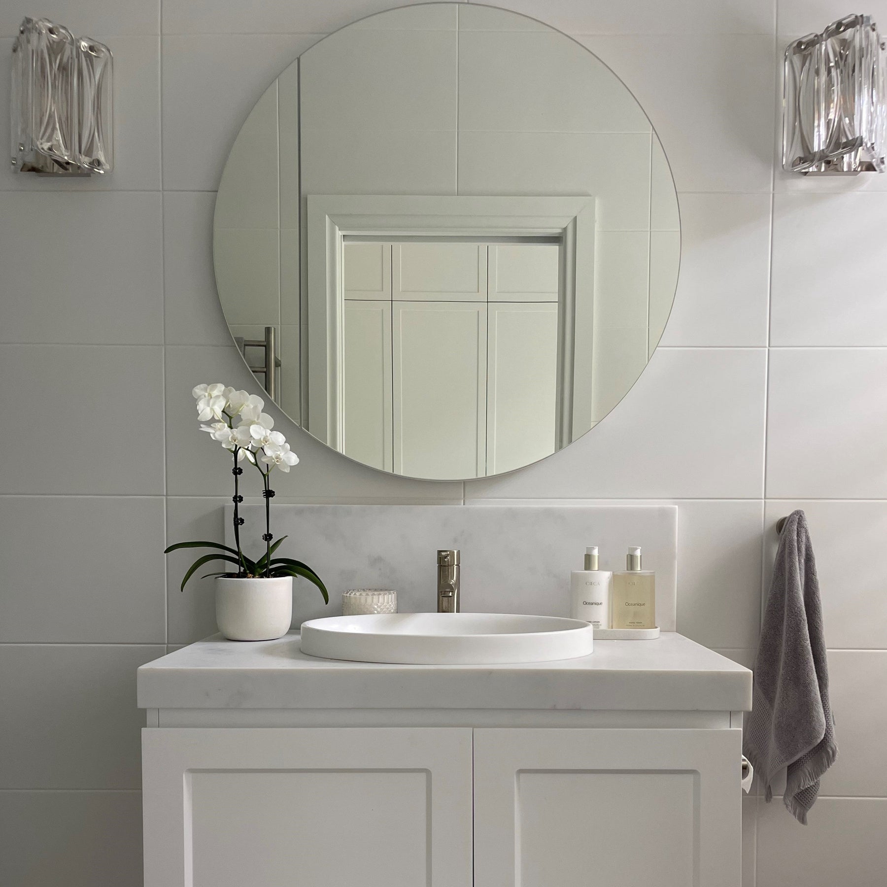 Noya Single Glass Wall Sconce