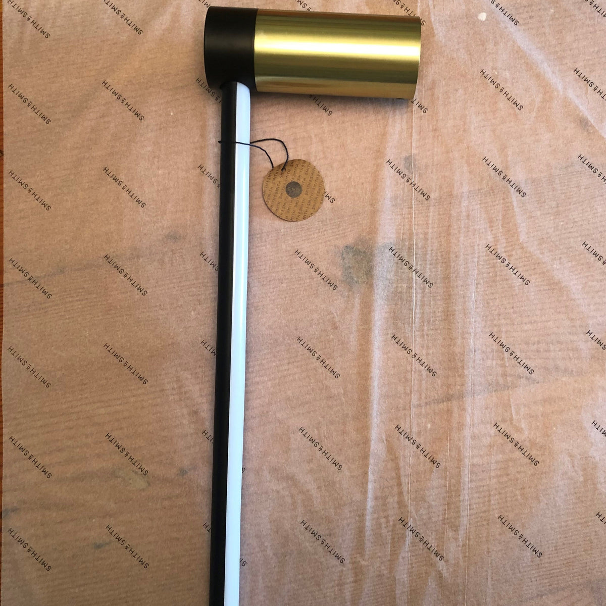Kakadu LED Linear Wall/Ceiling Lamp