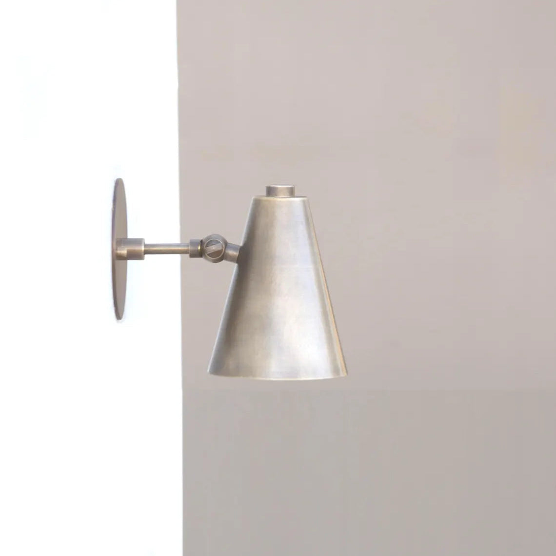 Mahir Wall Lamp