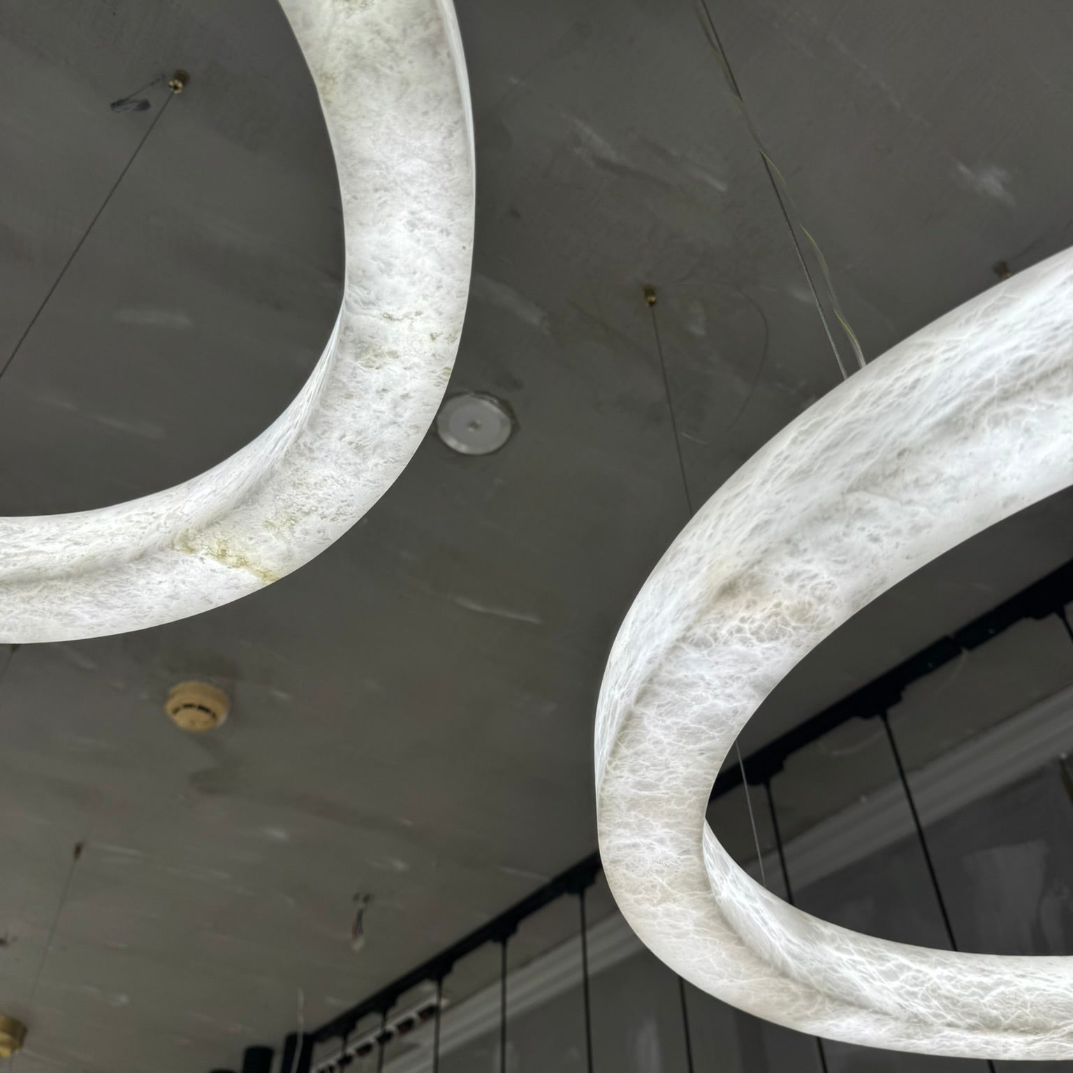 Neves Alabaster Ring Chandelier - 600m