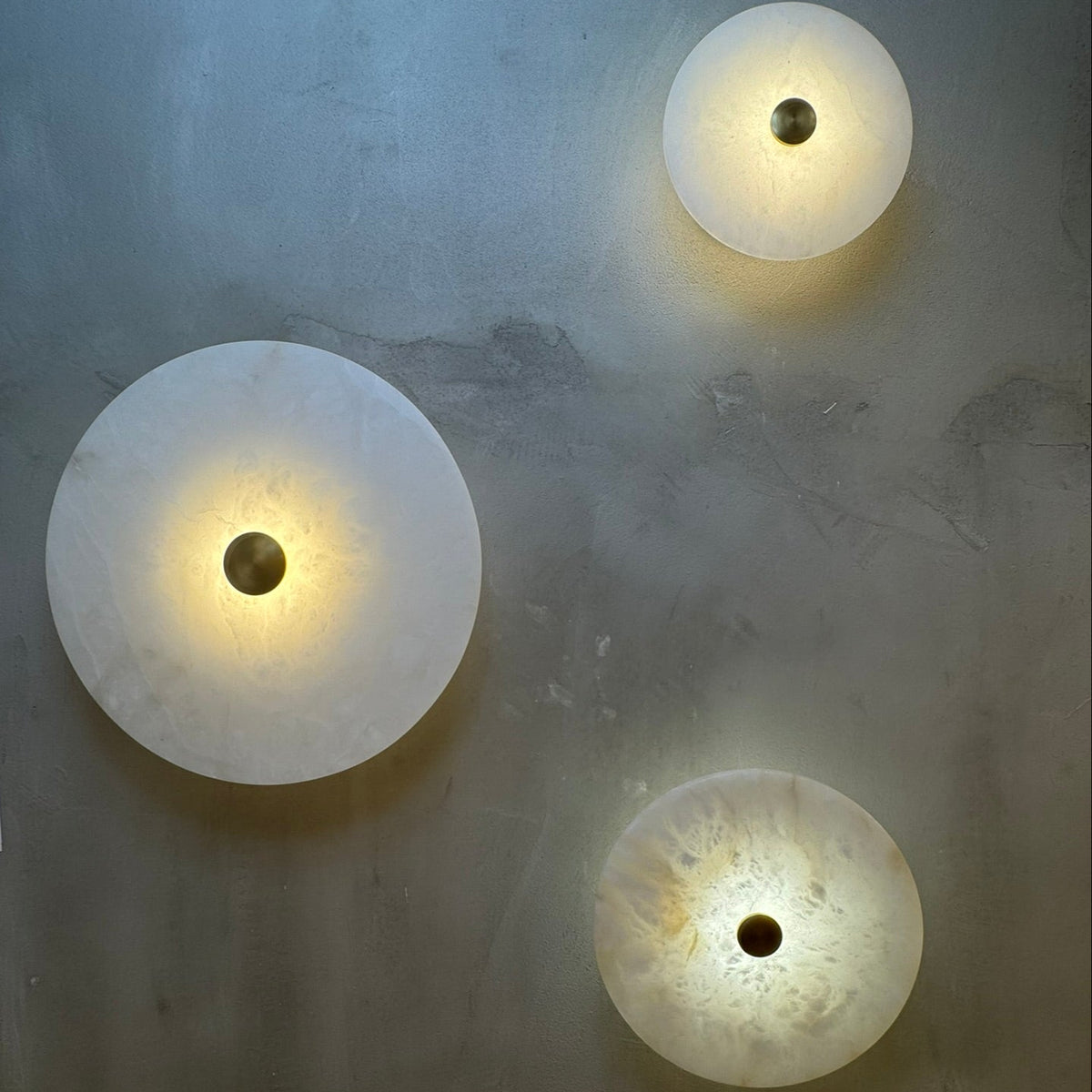Sara Round Alabaster Wall Lamp