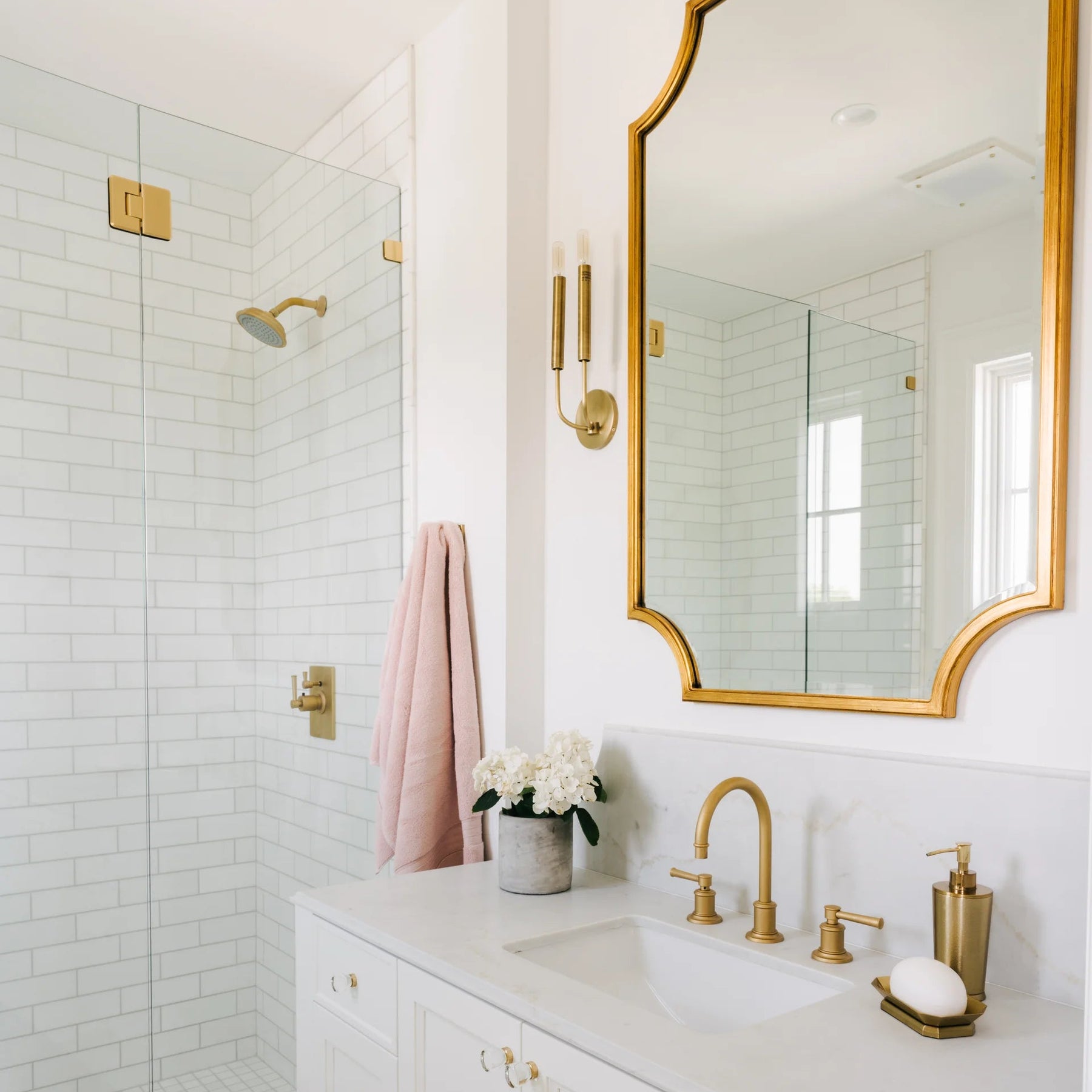Gideon wall sconce (SKU: 2600-AGB-CE)