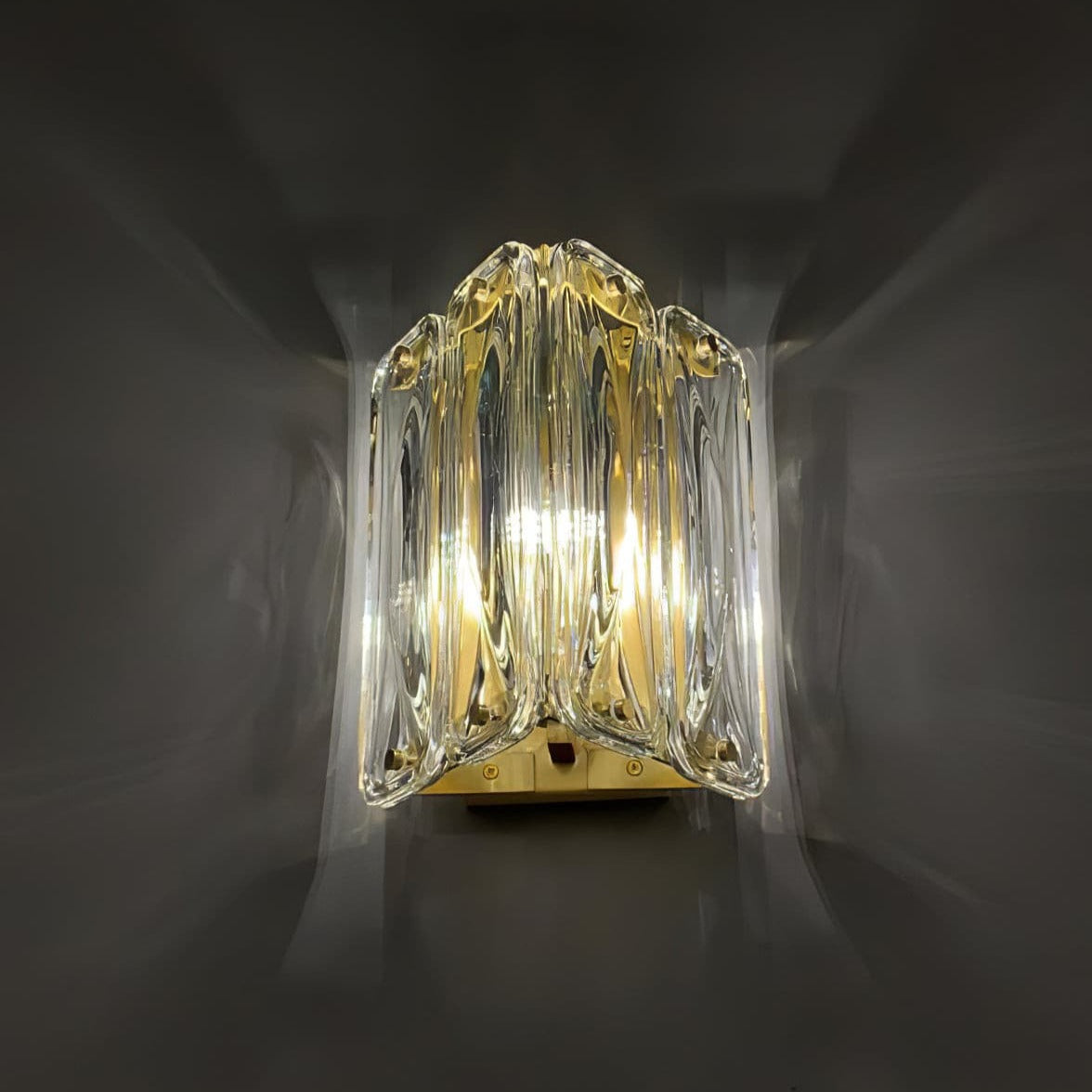 Noya Single Glass Wall Sconce