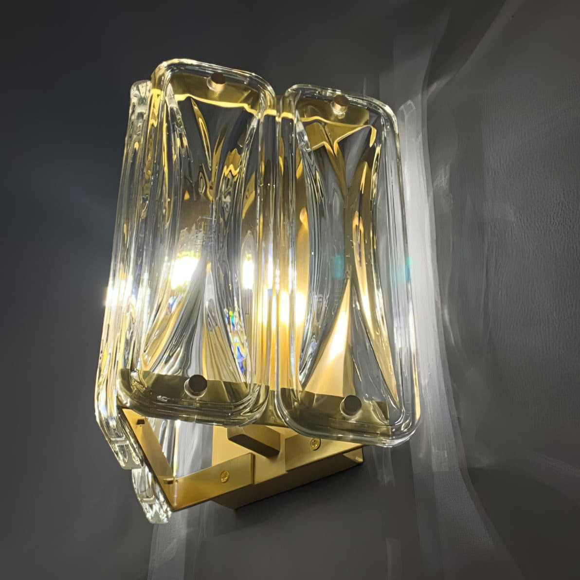 Noya Single Glass Wall Sconce