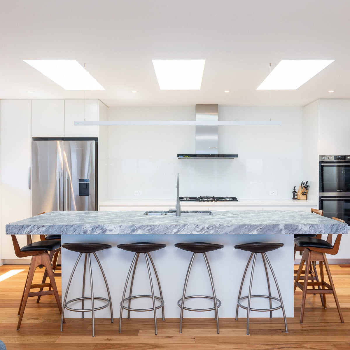 Riverina Low-Glare Matte-White Linear LED Pendant Lamp