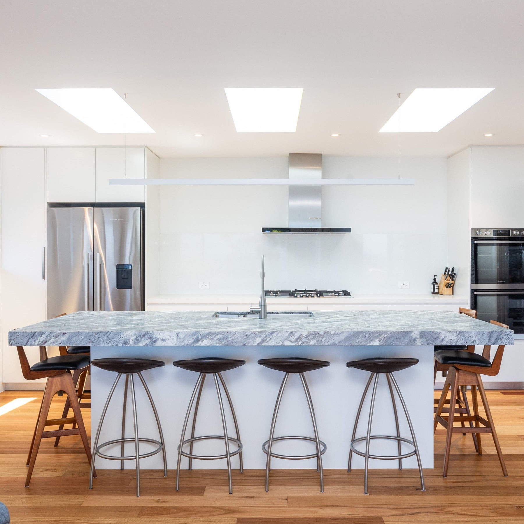 Riverina Low-Glare Matte-White Linear LED Pendant Lamp (1500mm)