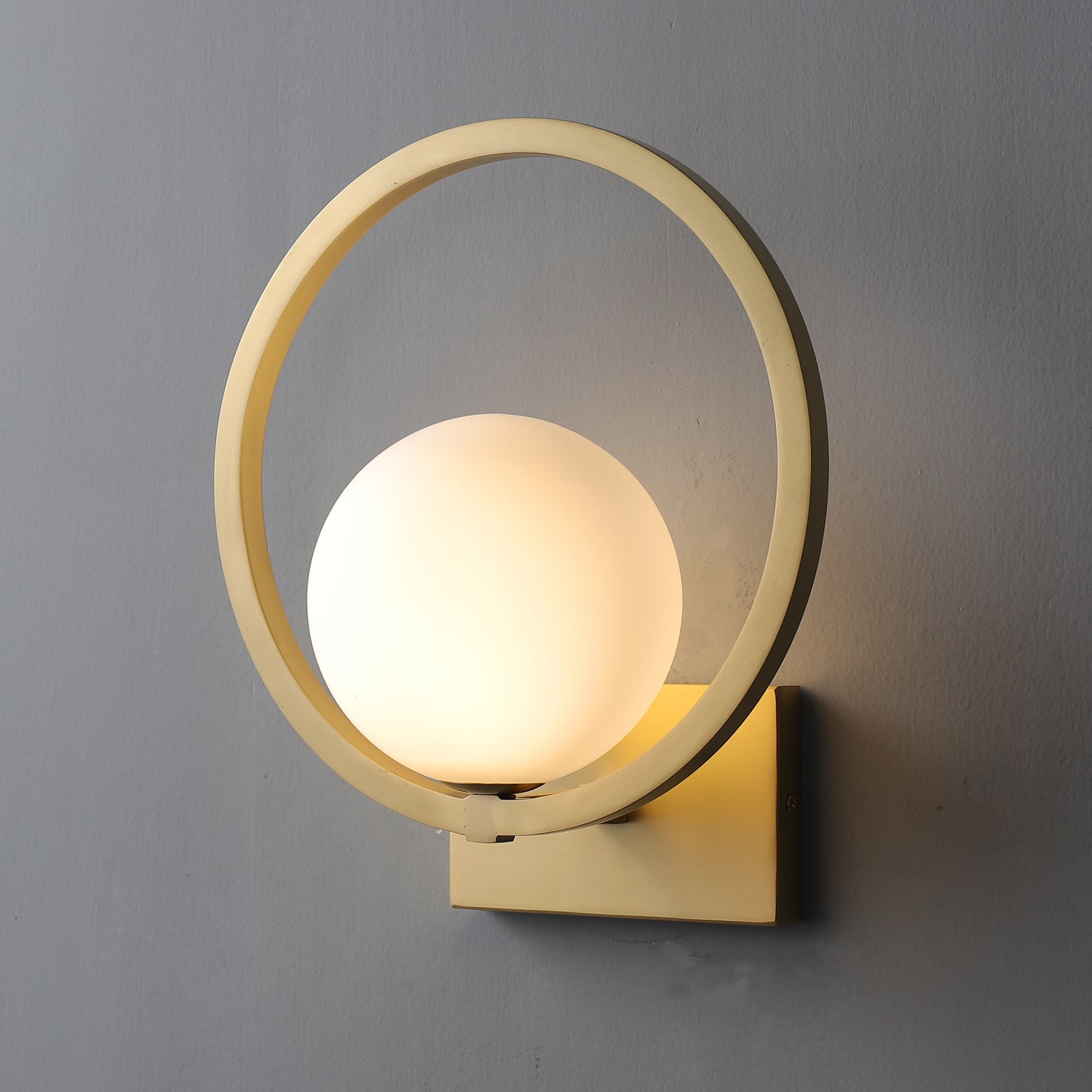 Commenara Round Wall Lamp