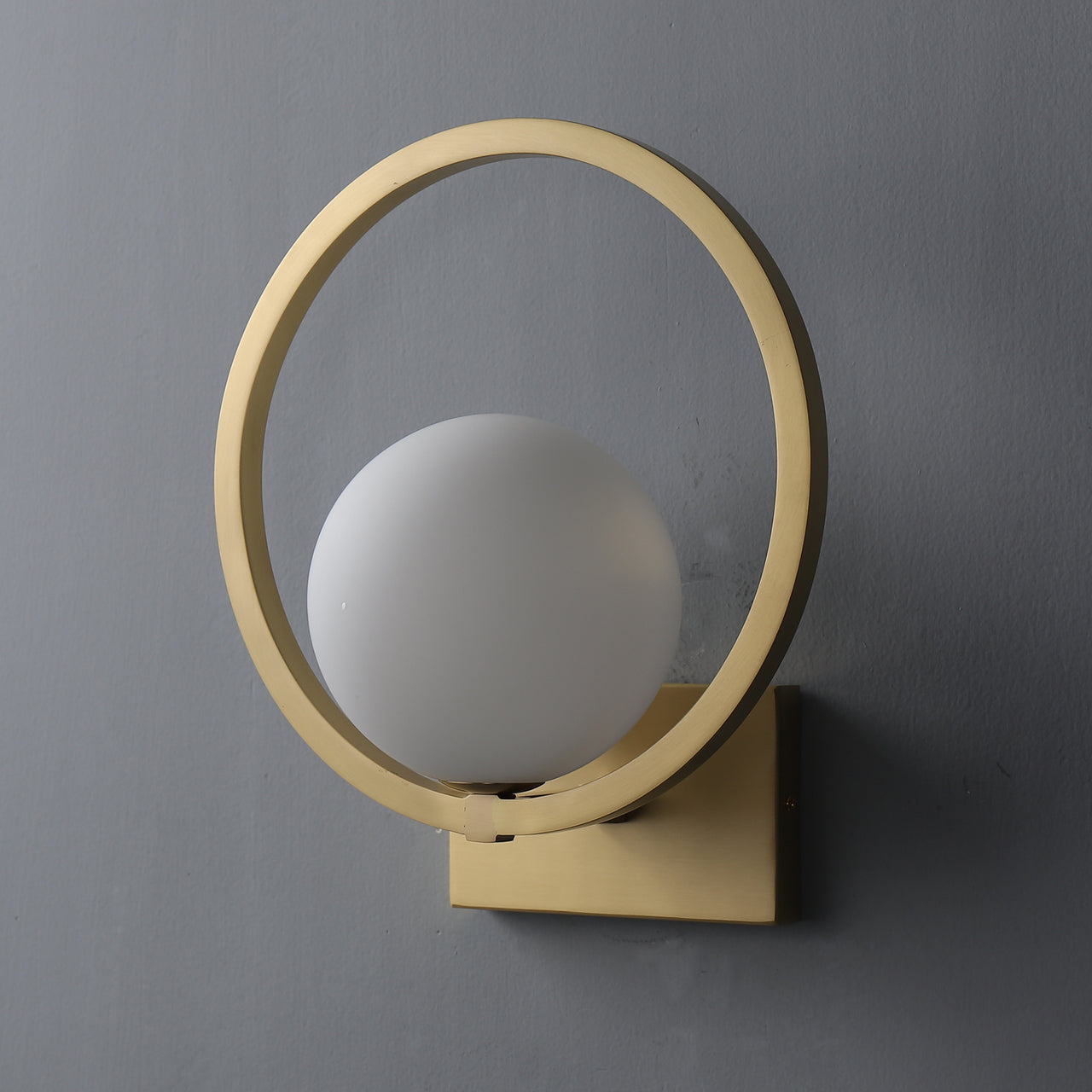 Commenara Round Wall Lamp