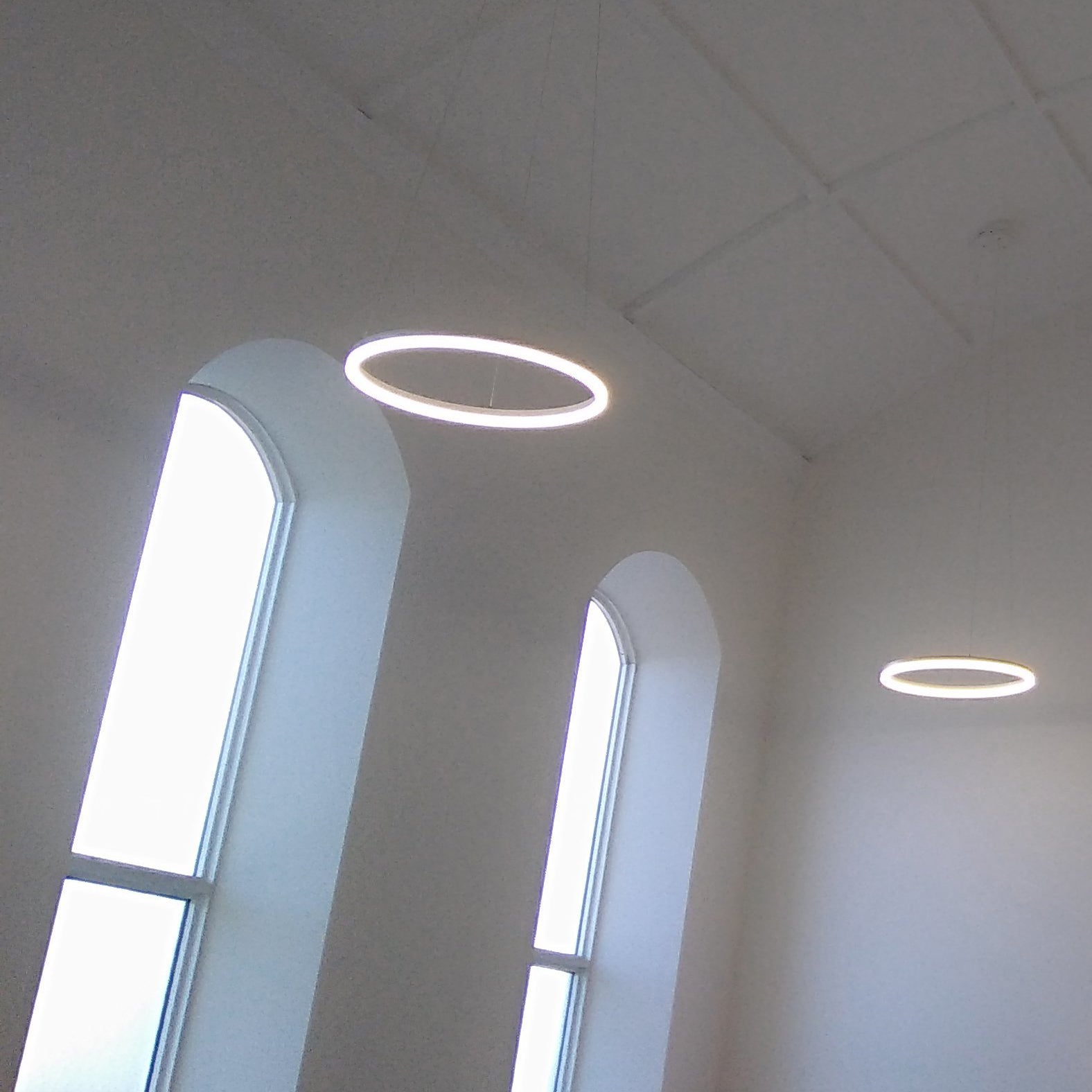 Rotondo LED White Ring Pendant - 400mm