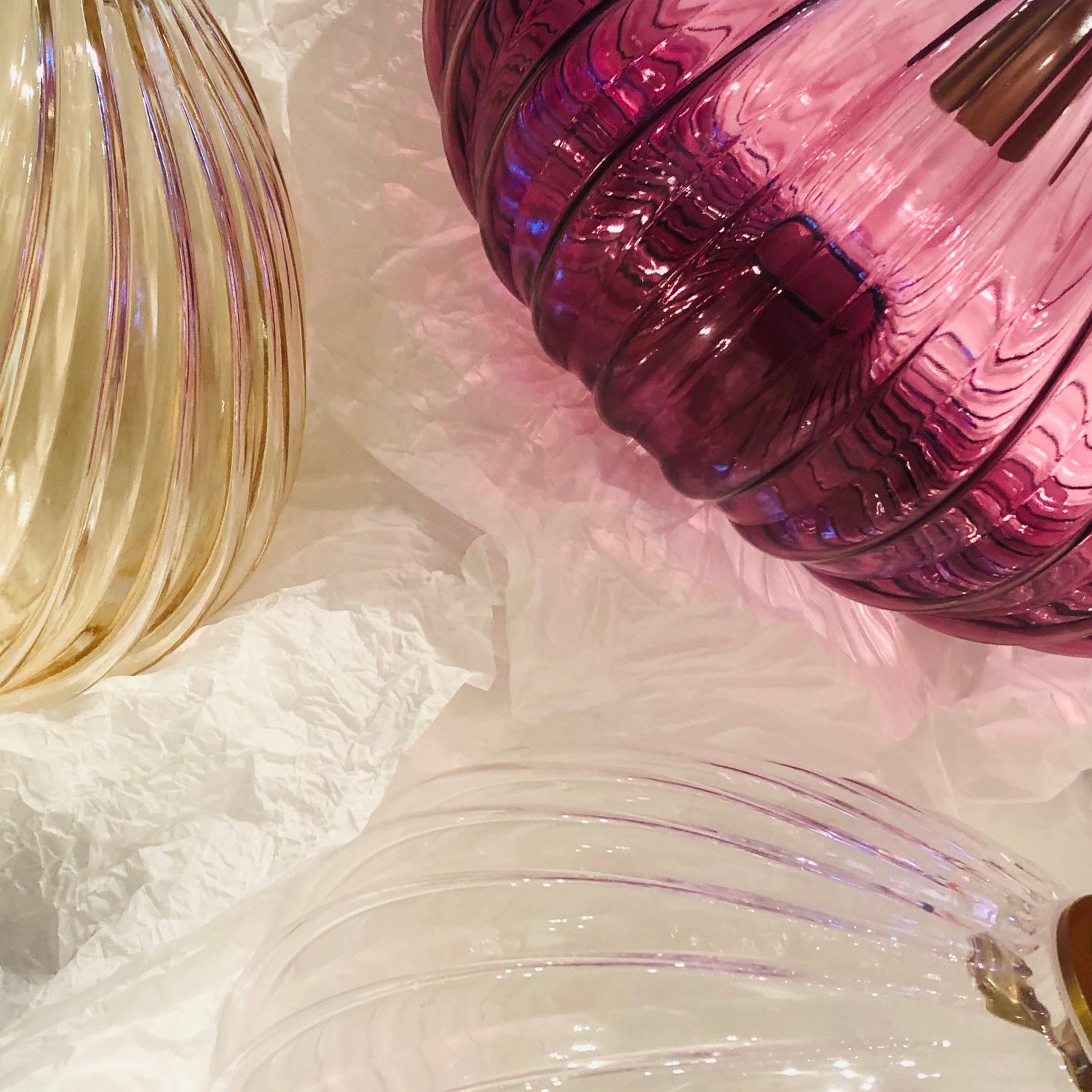 Zucca Pale Gold Rippled Glass Pendant Lamp