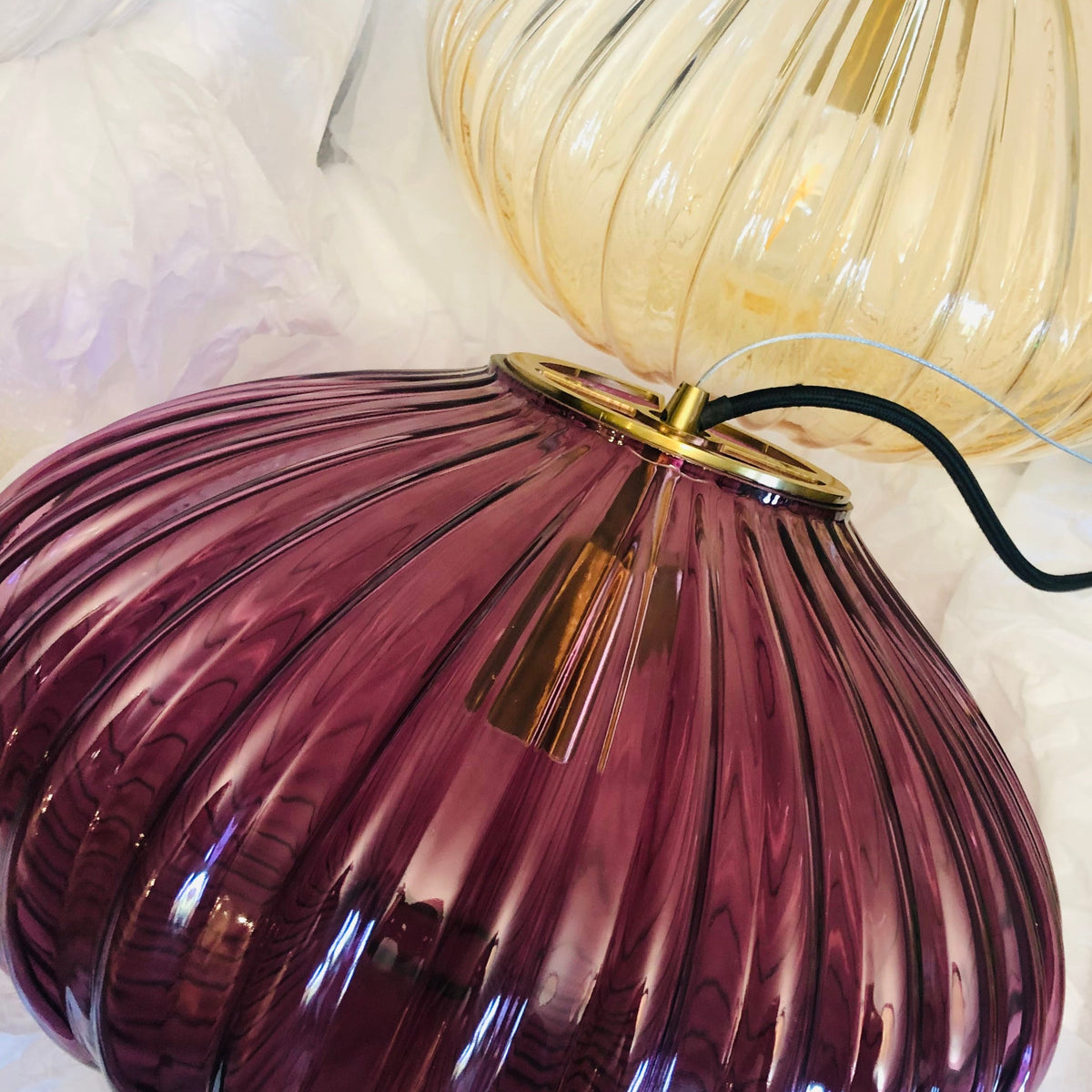 Zucca Mulberry Rippled Glass Pendant Lamp
