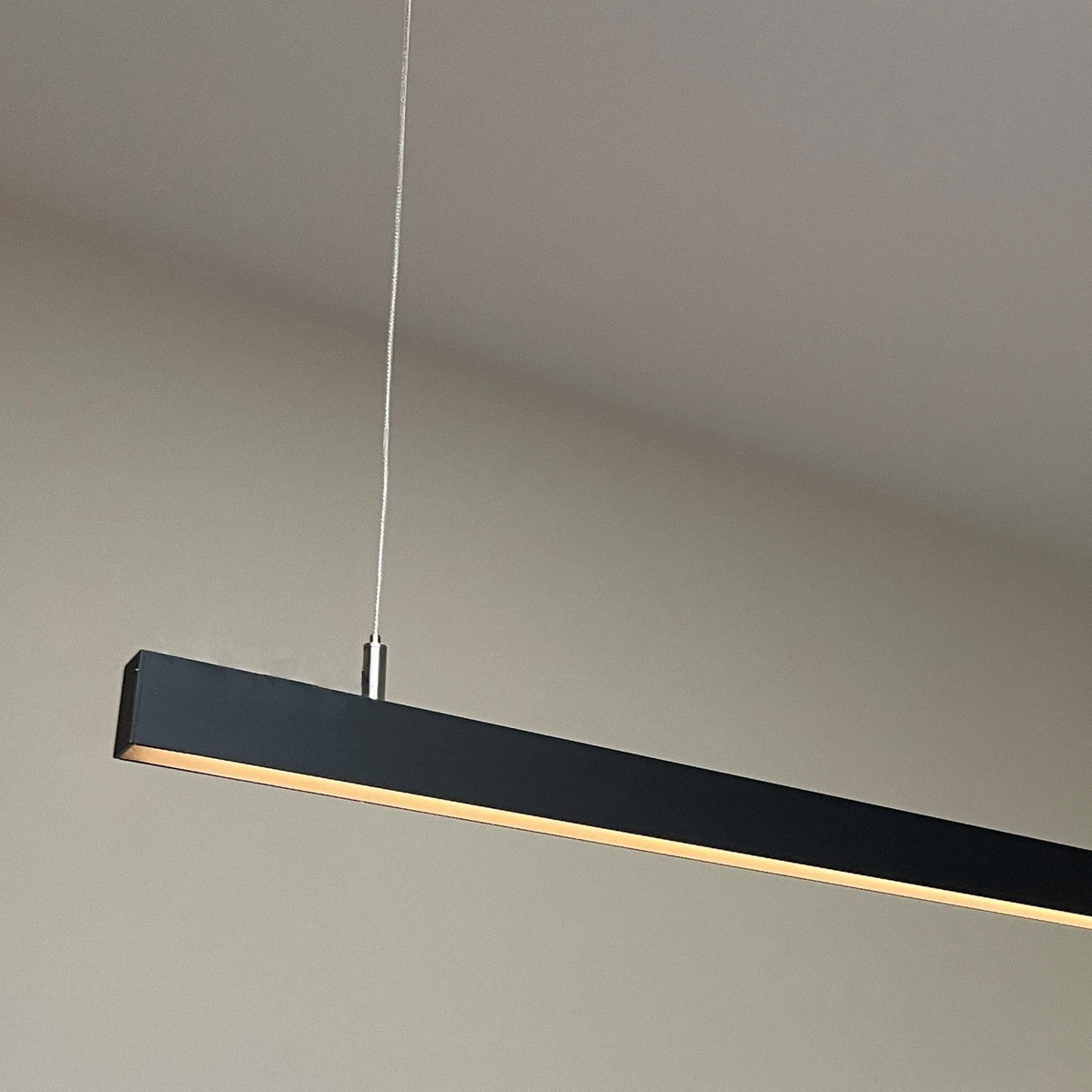 SMITH&SMITH Kununurra Low-Glare LED Linear Pendant Lamp in Matte Black