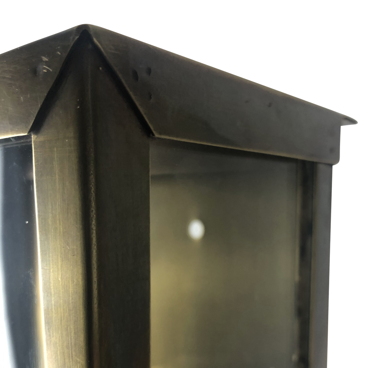 SMITH&SMITH Lighting Sydney Camden Lantern Outdoor Wall Lantern Lamp in Antique Brass close up corner