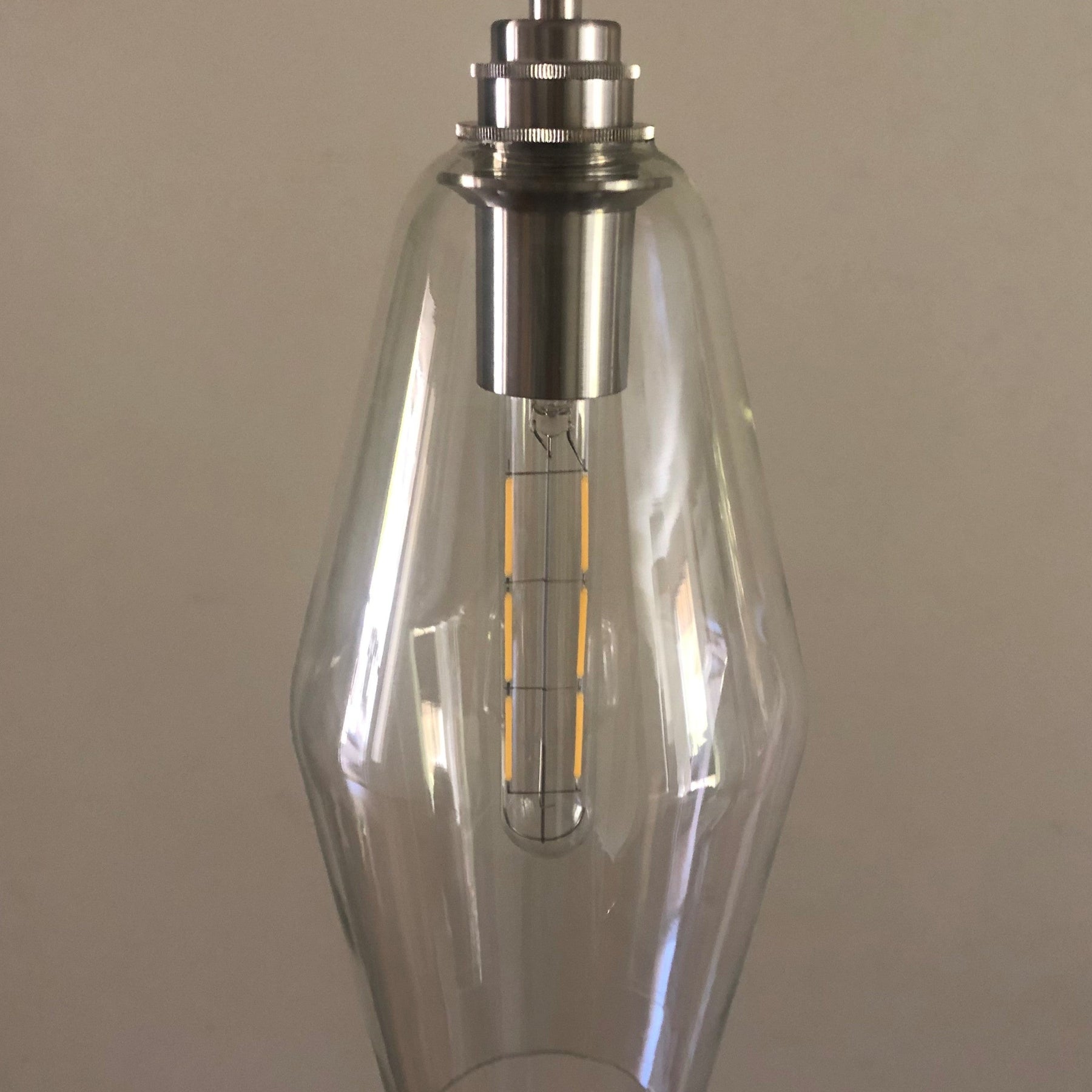 Salón Hand-blown Pendant in Clear Glass
