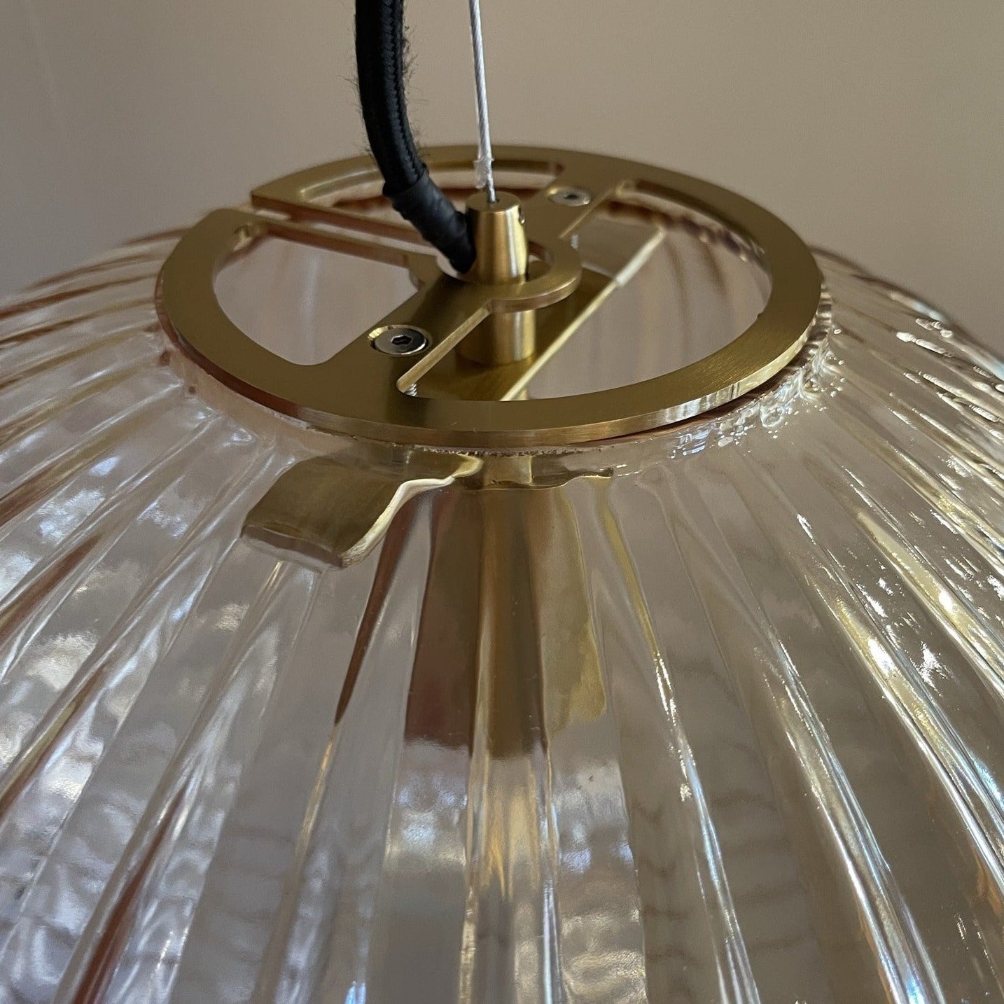 Zucca Clear Rippled Glass Pendant Lamp