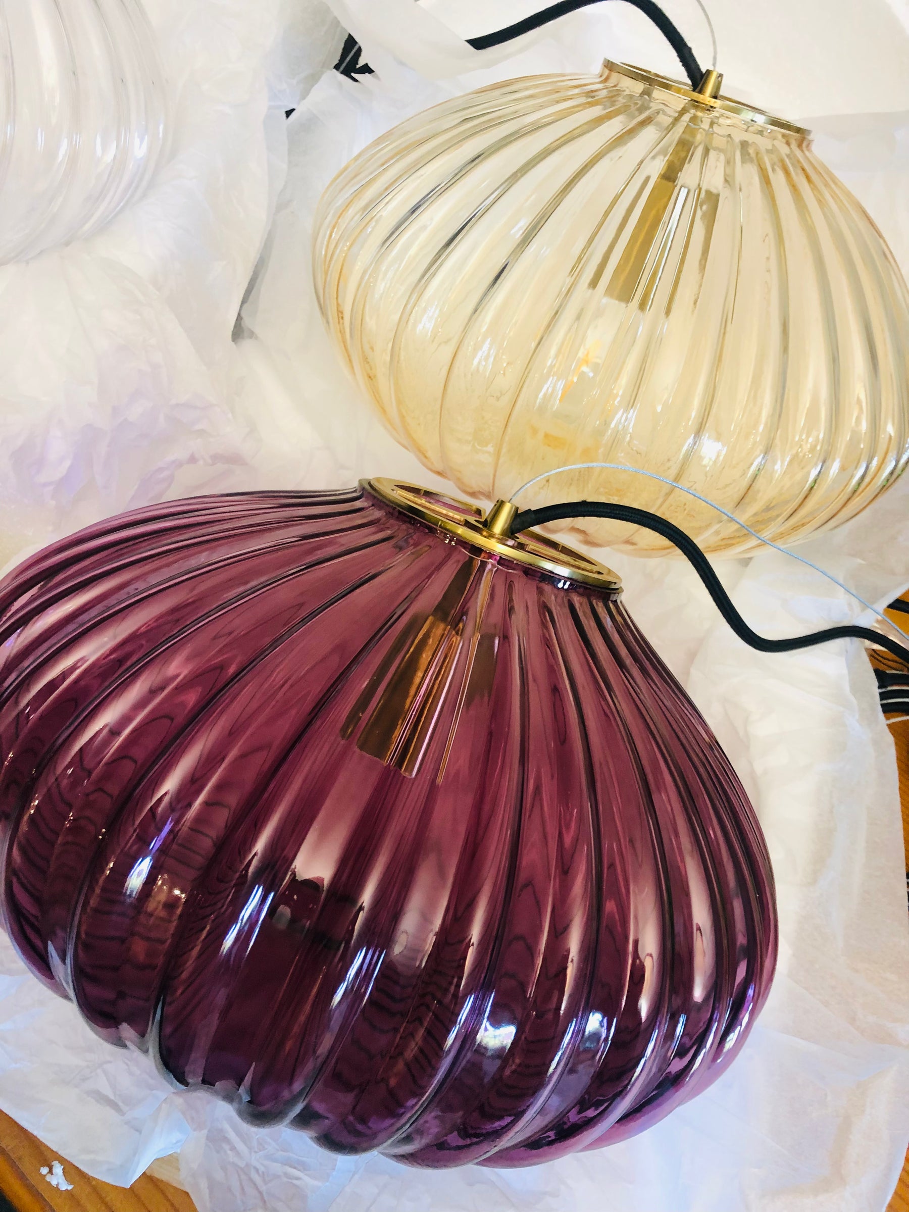 Zucca Mulberry Rippled Glass Pendant Lamp